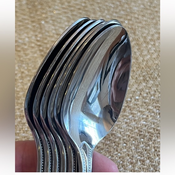 Oneida Countess 6 Soup Spoons Stainless Steel Flatware - Picture 3 of 3